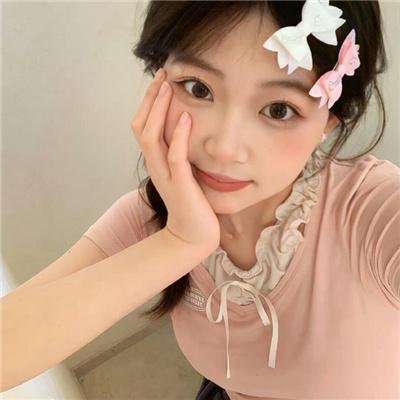 芒果和红色轮椅
